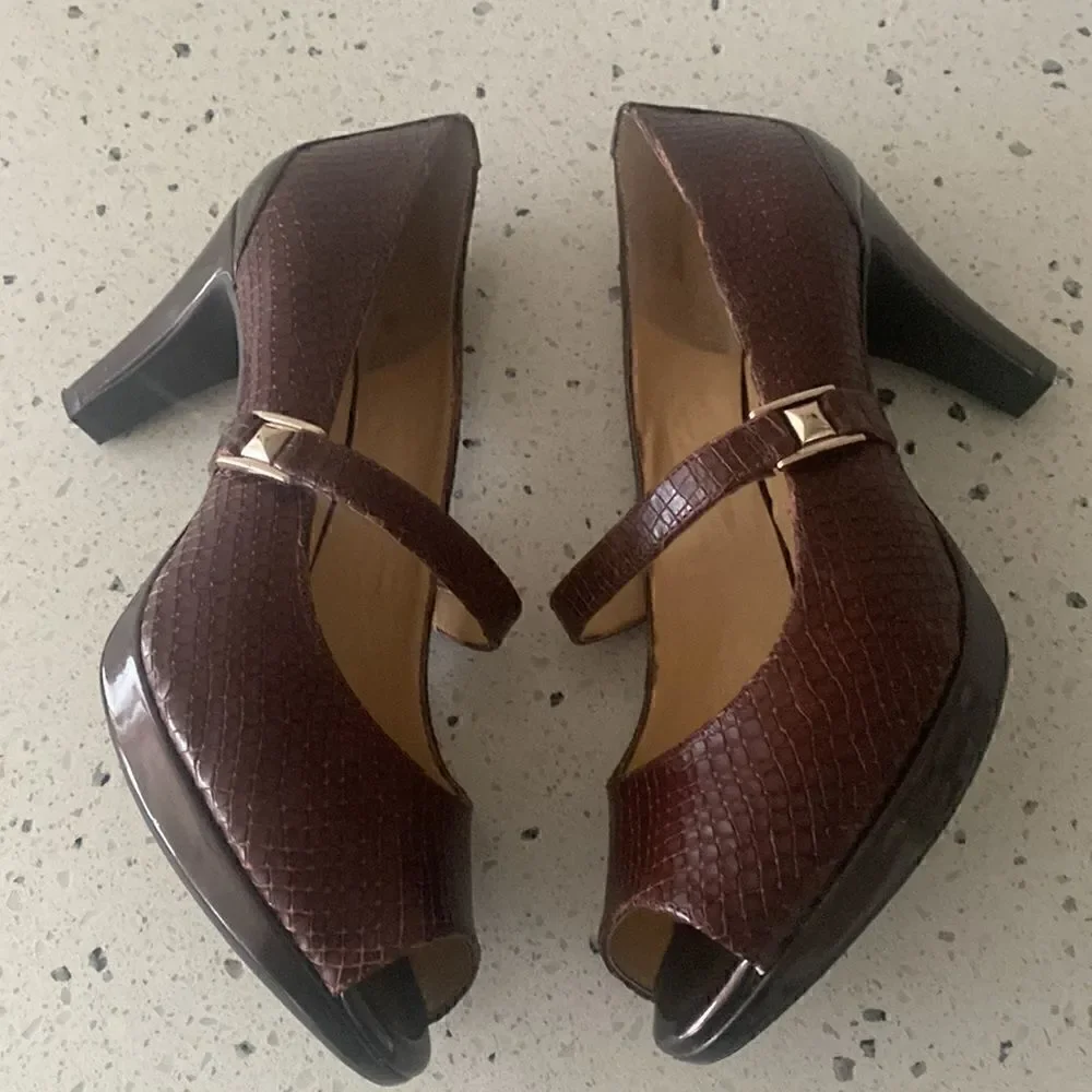 Alex Marie Reagan Women’s Woodberry Mary Jane Peep Toe Heels Pumps Size 8.5M